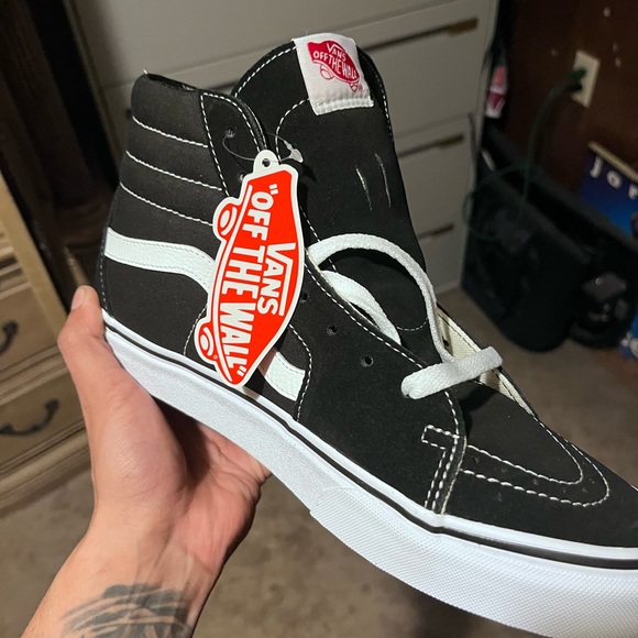 Men Vans Black 9.5 NEW - Picture 2 of 9